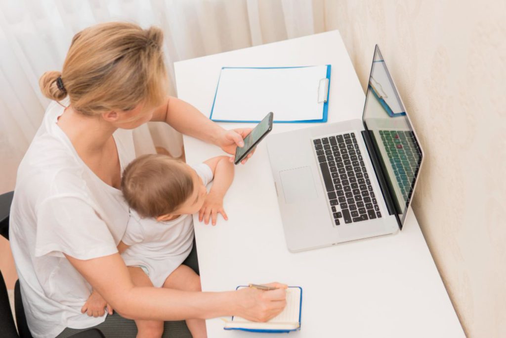 donna mamma lavoro burnout e stress