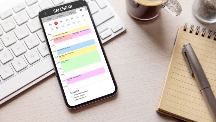 calendario su smartphone per il lavoro